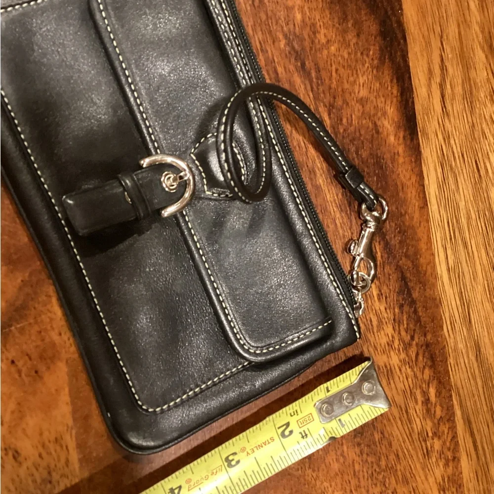 Coach wristlet wallet. - Picture 7 of 9